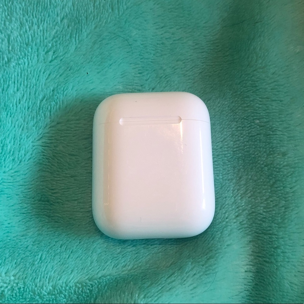 Apple AirPod Charging Case